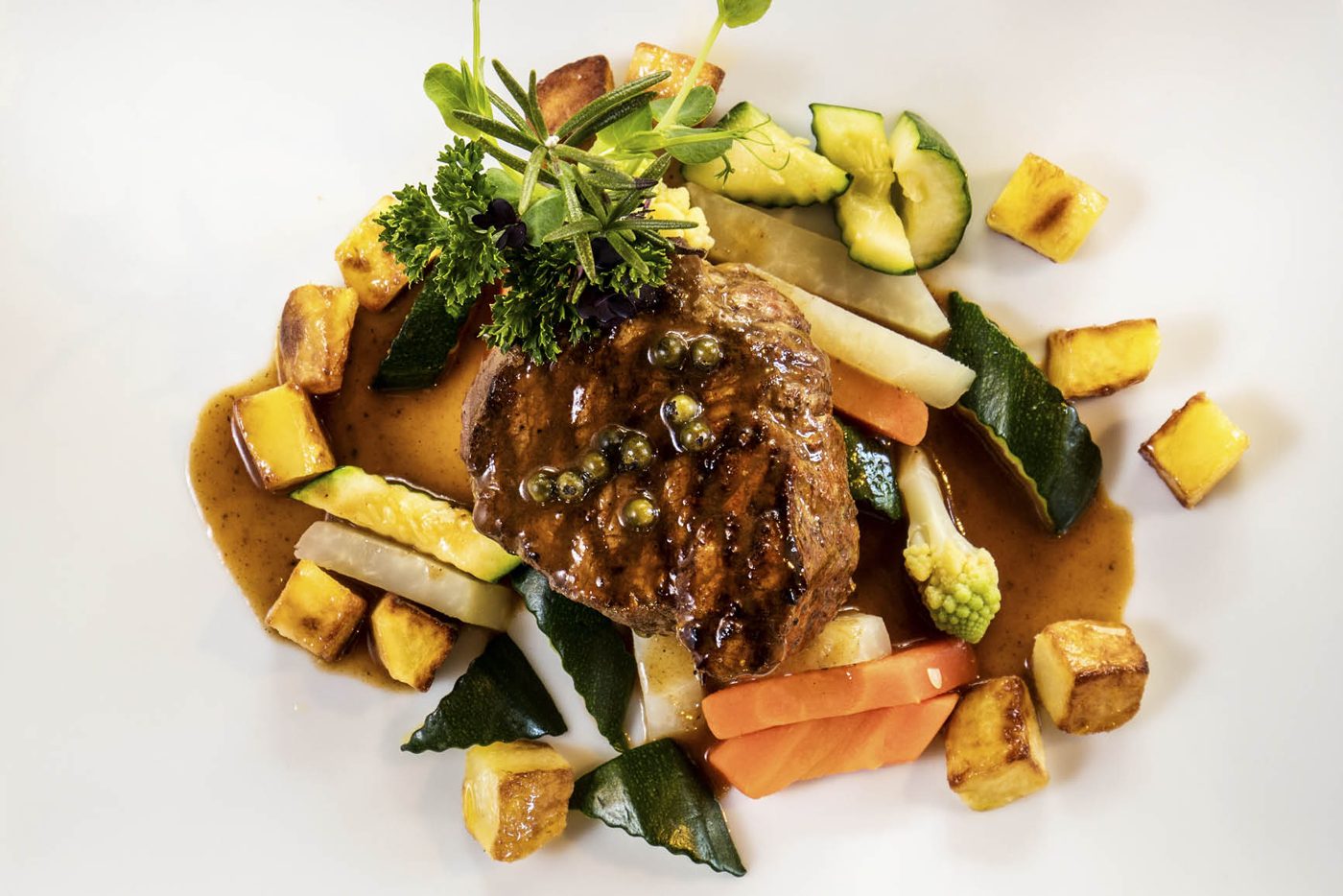 Filet mit Ofengemüse – Gasthof Goldener Löwe, Montan