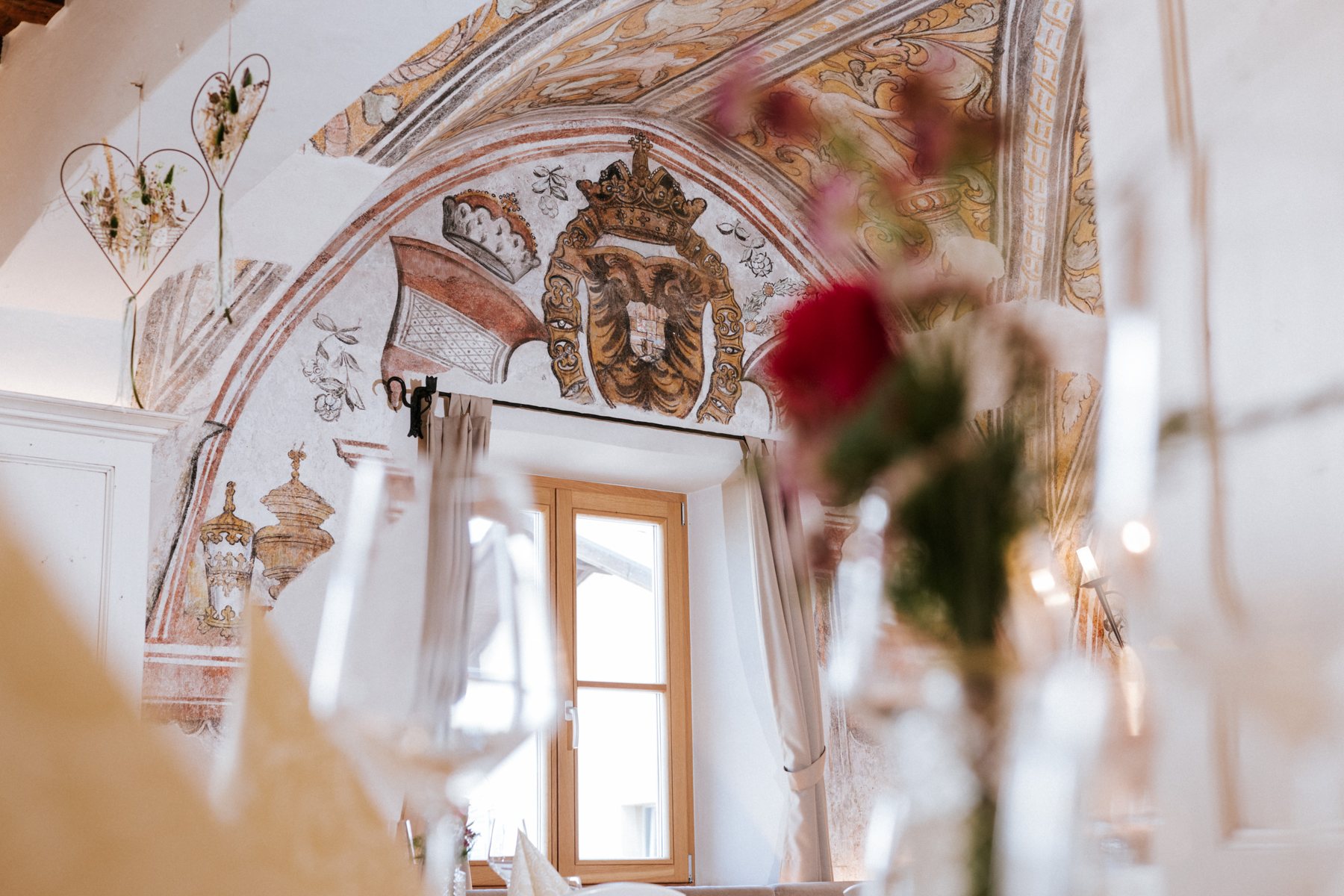 Speisen unter den Fresken – Gasthof Goldener Löwe, Montan