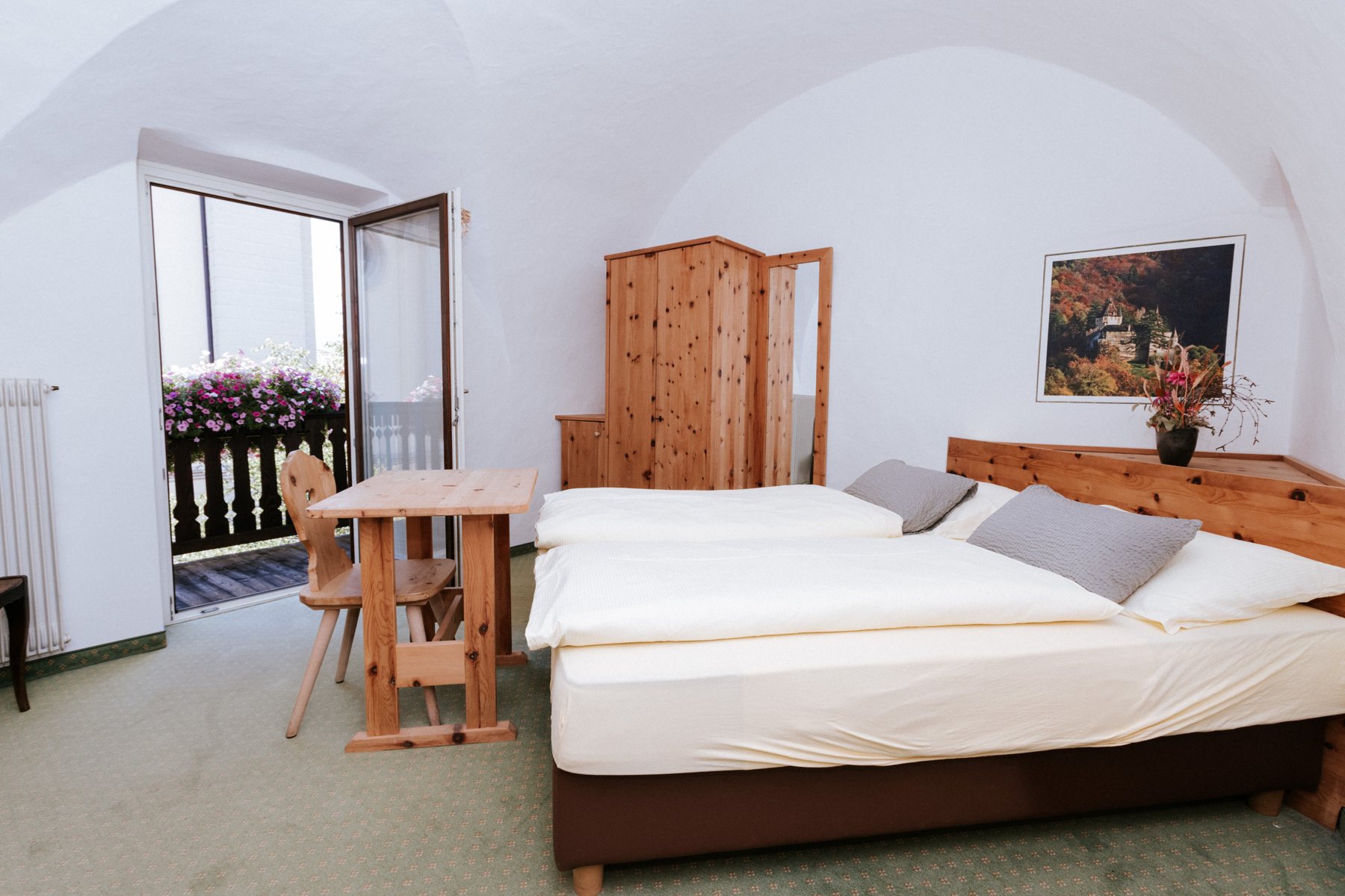 Zimmer mit Balkon – Gasthof Goldener Löwe, Montan